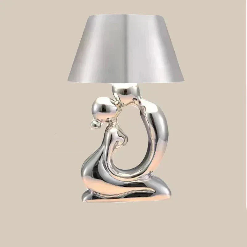 Skulpturale Tischlampe im eleganten Design