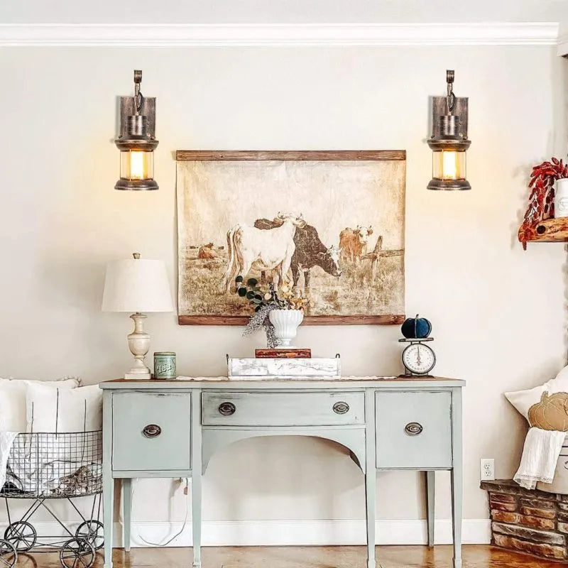 Wandleuchte mit vintage Glas-Schirm Design