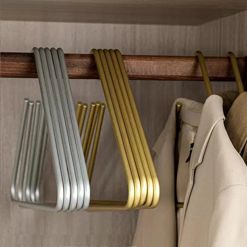5 Stück Kleiderbügel aus massivem, mattiertem Gold/Silber, dreieckig, für Mäntel und Hosen │ Nahtlose Aufbewahrungsregale aus Metall, Kleiderschrank-Organizer