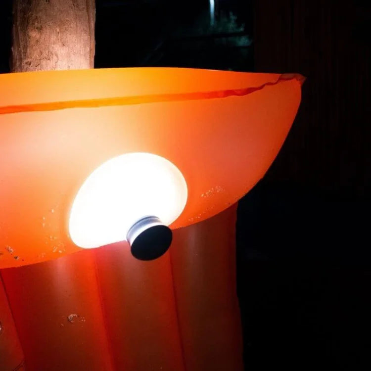 LED-Lampe wiederaufladbar mit Saugnapf – Tragbare und verstellbare Beleuchtung für Innen und Außen