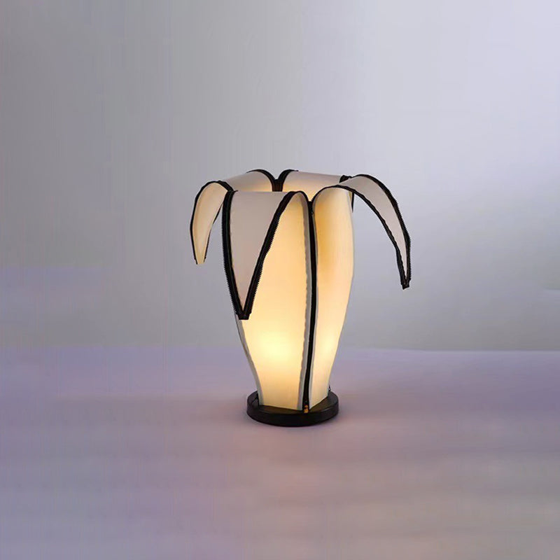 Garduru - Vintage LED Stehlampe mit Dimmer & Fernbedienung für gemütliche Wohnzimmer-Stimmung