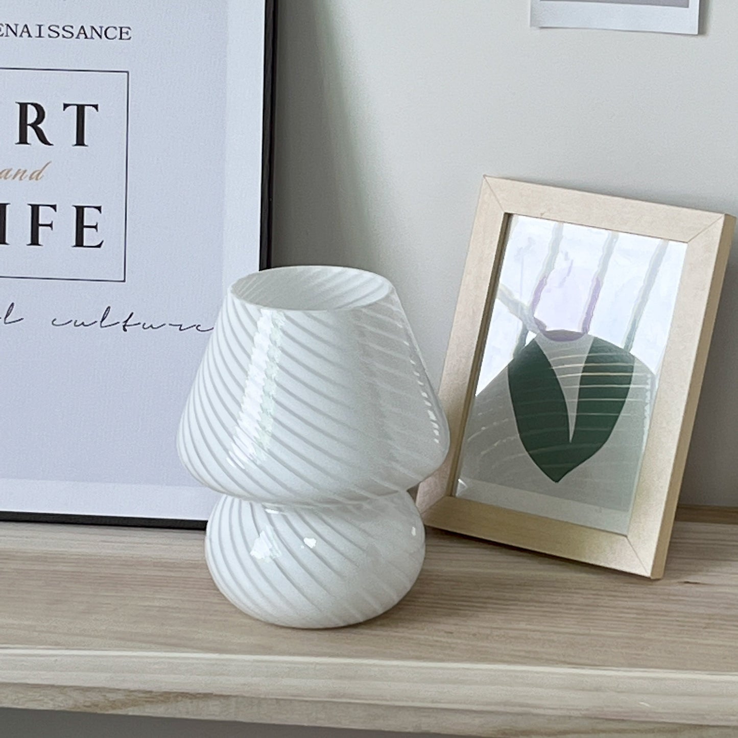 Gestreifte Tischlampe - Stimmungsvolles und Zeitloses Design