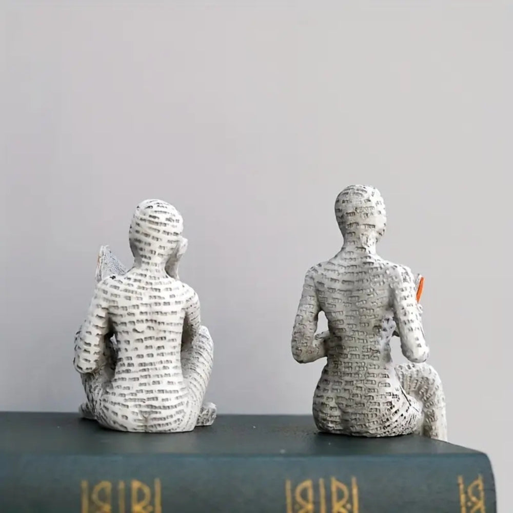 Garduru Frau mit Buch - Stilvolle Regal Dekoration
