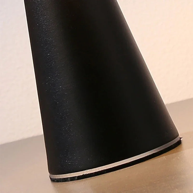 Royelux dimmbare kabellose Tischlampe - wiederaufladbare LED mit eleganter Metalloberfläche