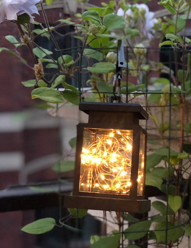 Solar LED Laterne mit Lichterdraht und Aufhängeclip – Wasserdichte Gartenbeleuchtung für Terrasse und Balkon