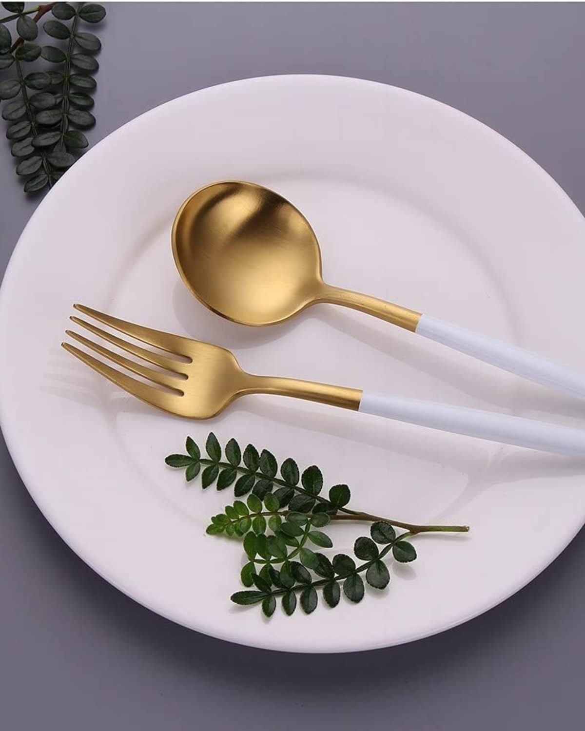 La Lumine – Luxus Besteckset mit goldenen Akzenten & mattschwarzen Griffen
