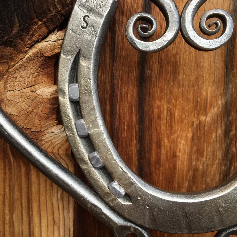 Glücksbringende Liebes-Windspiel-Ornamente aus Stahl