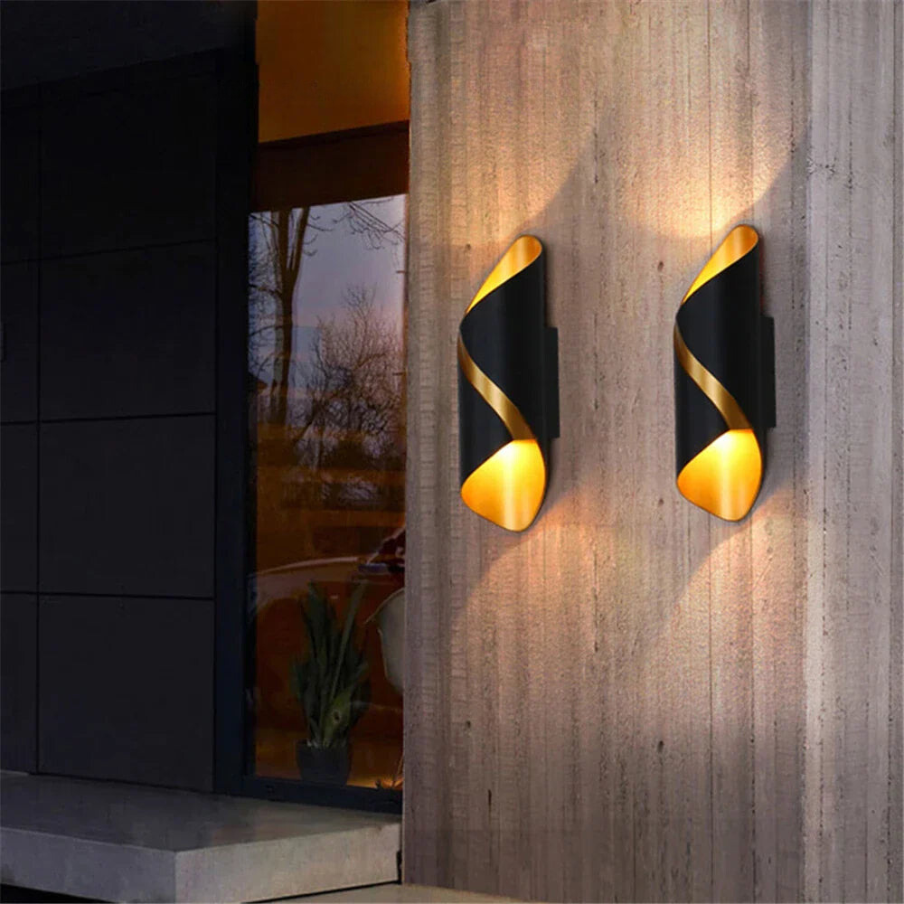 Royaleva Moderne LED Außenwandleuchte - Wetterfest, Energieeffizientes Design