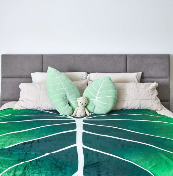 LeafyLuxe™ - Blattförmige Vlies-Decke