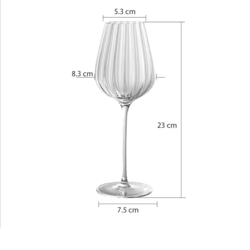 Getränkegläser – Wellenmuster aus Glas – Elegantes Design für Wein & Cocktails