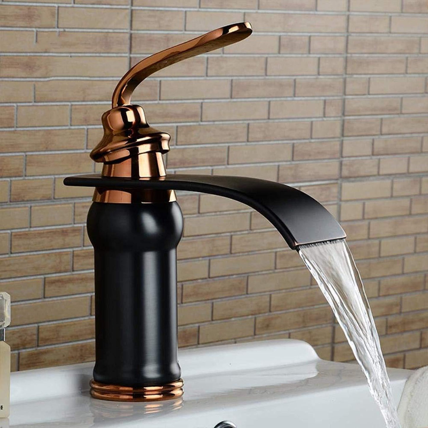 Garduru Vintage Wasserfallarmatur | Badezimmer-Wasserhahn im klassischen Design | Hochwertige Verarbeitung | Stilsichere Eleganz