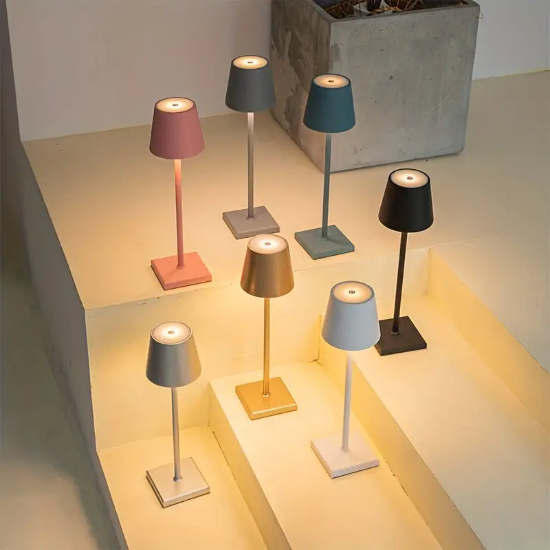 Drahtlose LED-Tischlampe für das Home Office - Elegantes Design & Ambiente