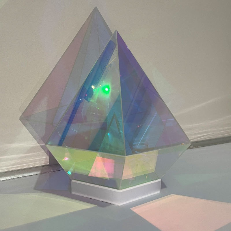 AuroraGlow Pyramid Lampe - Bunte LED Stimmungslicht