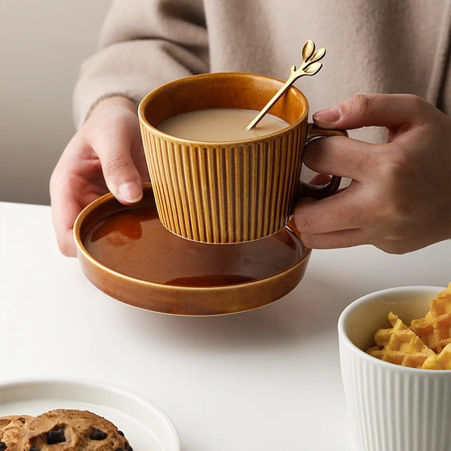 Kleen Kaffeetassen-Set – Vintage Design mit Untertassen – Mikrowellen- & Spülmaschinenfest