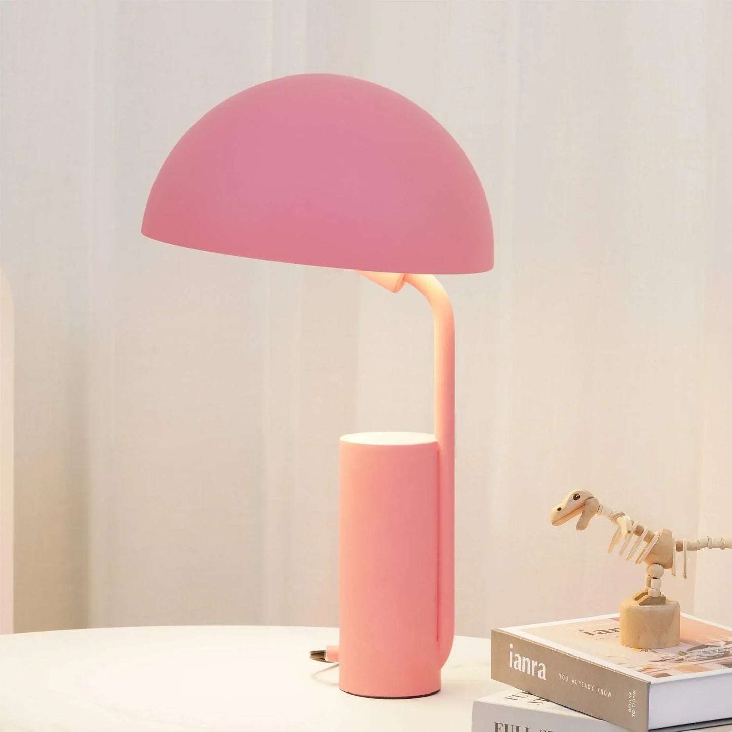 Cap Tischlampe – modernes geometrisches Design mit verstellbarem Schirm