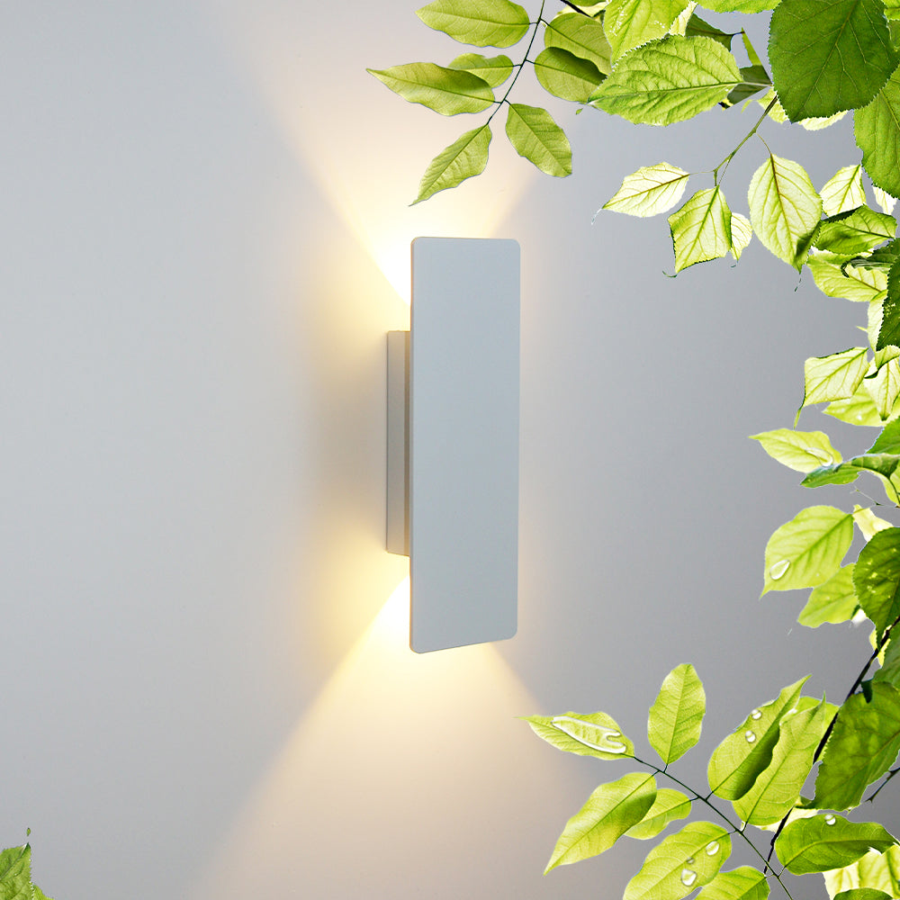 Moderne Wandlampe mit LED-Beleuchtung aus Aluminium für den Innenbereich