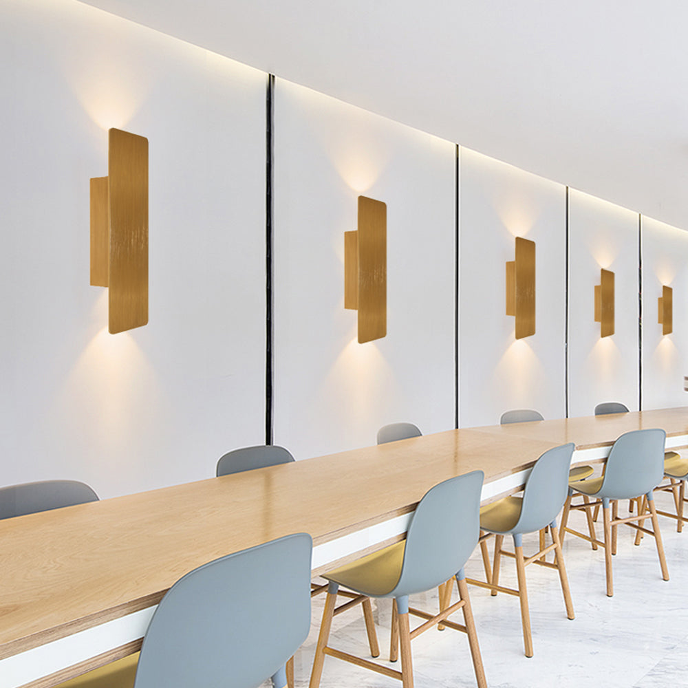 Moderne Wandlampe mit LED-Beleuchtung aus Aluminium für den Innenbereich