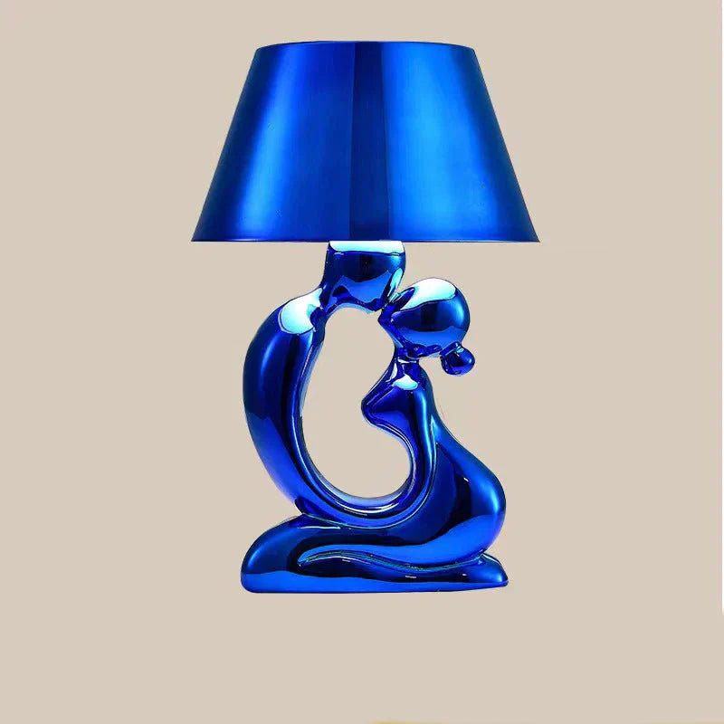 Skulpturale Tischlampe im eleganten Design