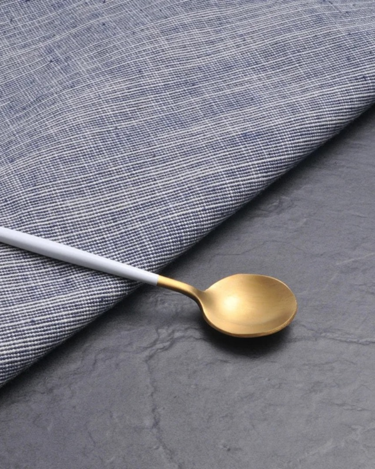 La Lumine – Luxus Besteckset mit goldenen Akzenten & mattschwarzen Griffen