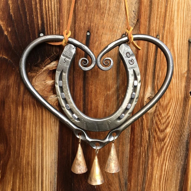 Glücksbringende Liebes-Windspiel-Ornamente aus Stahl