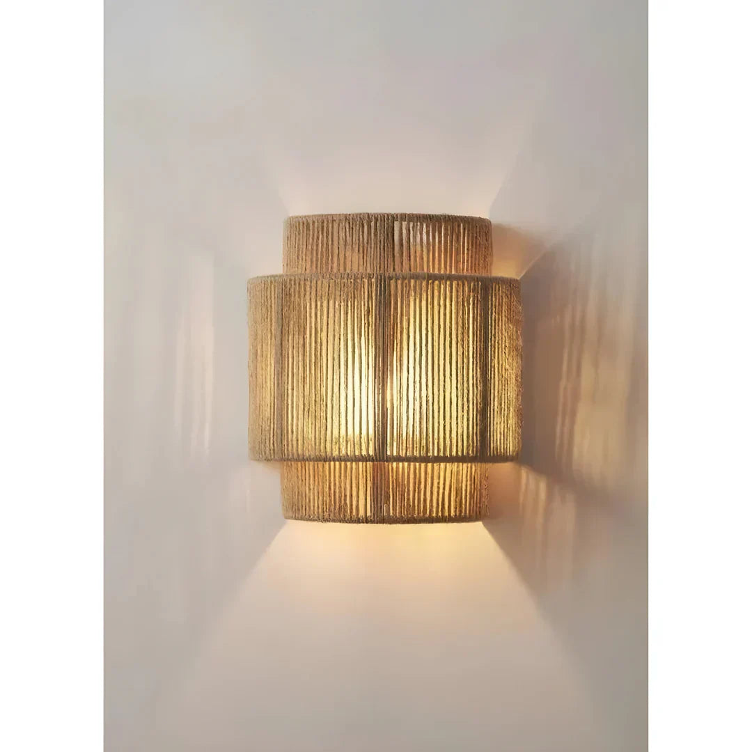 Geflochtene Rattan-Wandleuchte