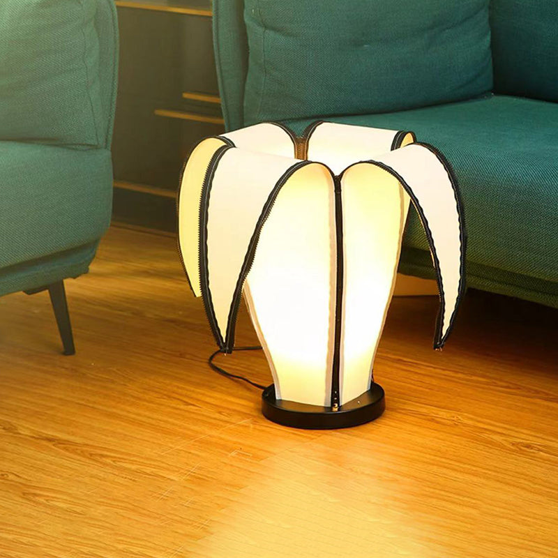 Garduru - Vintage LED Stehlampe mit Dimmer & Fernbedienung für gemütliche Wohnzimmer-Stimmung
