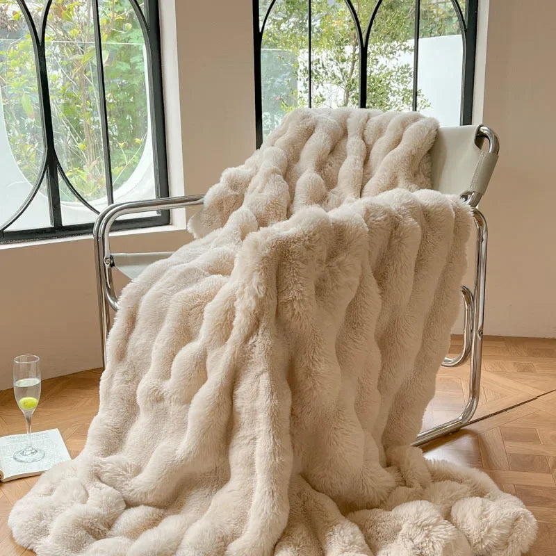 Garduru – Kuschelige Kunstpelz Winterdecke für gemütliche Winterabende