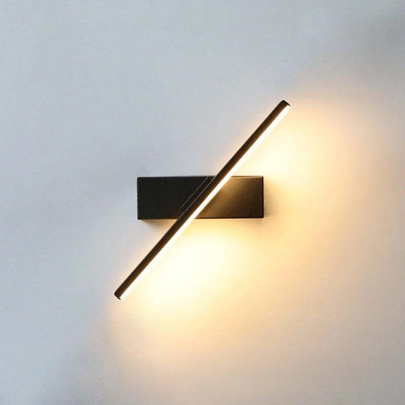 Moderne drehbare Wandleuchte für innen | LuxeLight