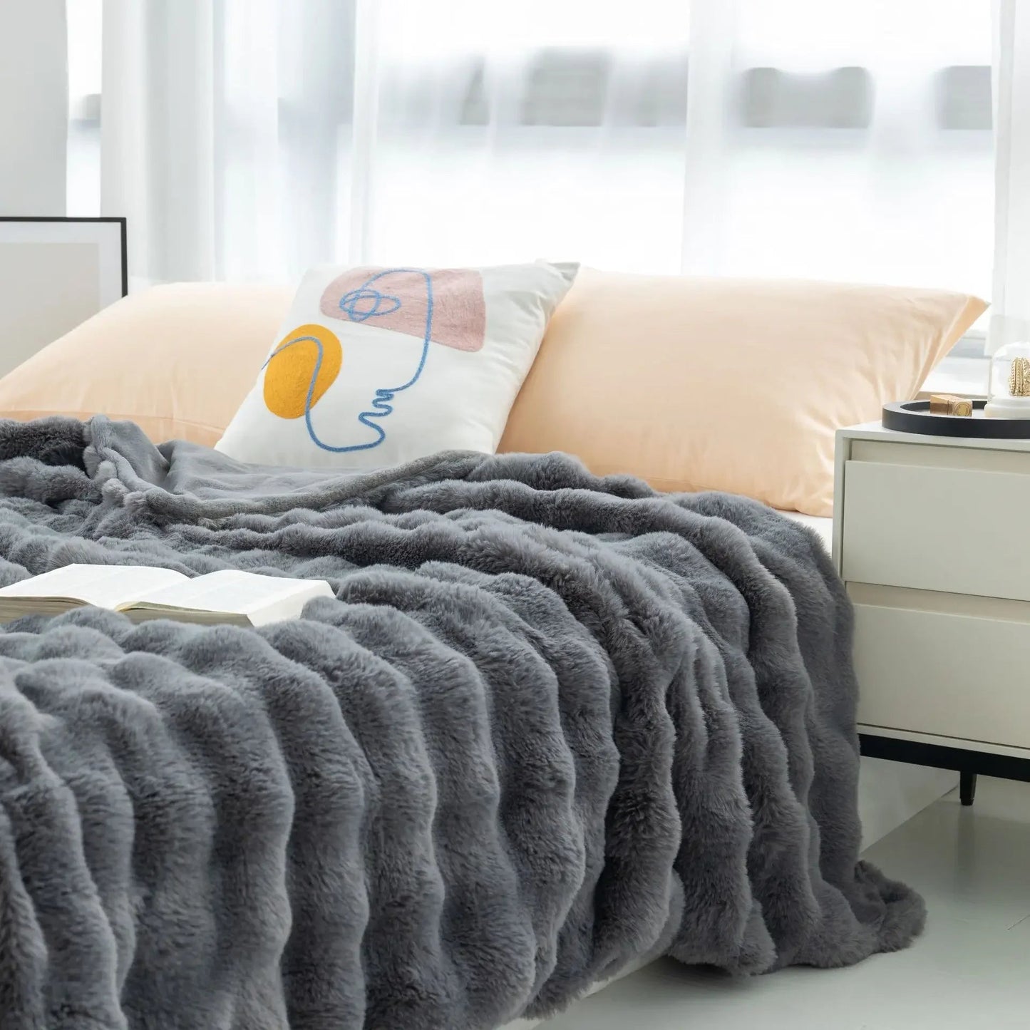 Garduru – Kuschelige Kunstpelz Winterdecke für gemütliche Winterabende