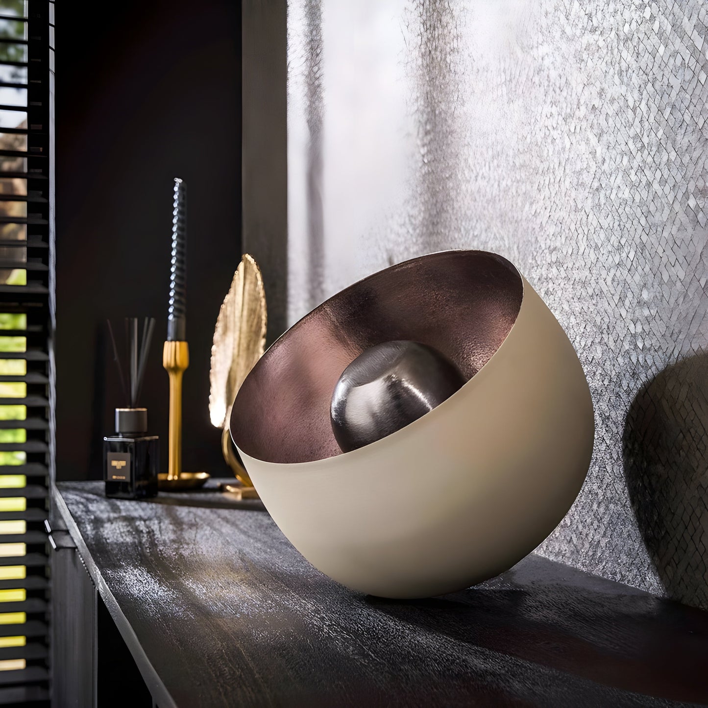 Garduru Light - Elegante Runde Stehlampe