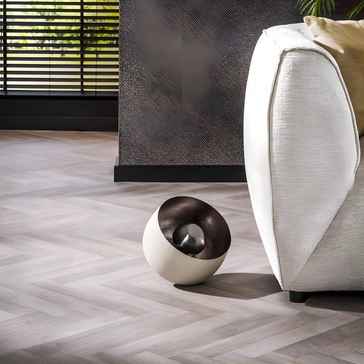 Garduru Light - Elegante Runde Stehlampe