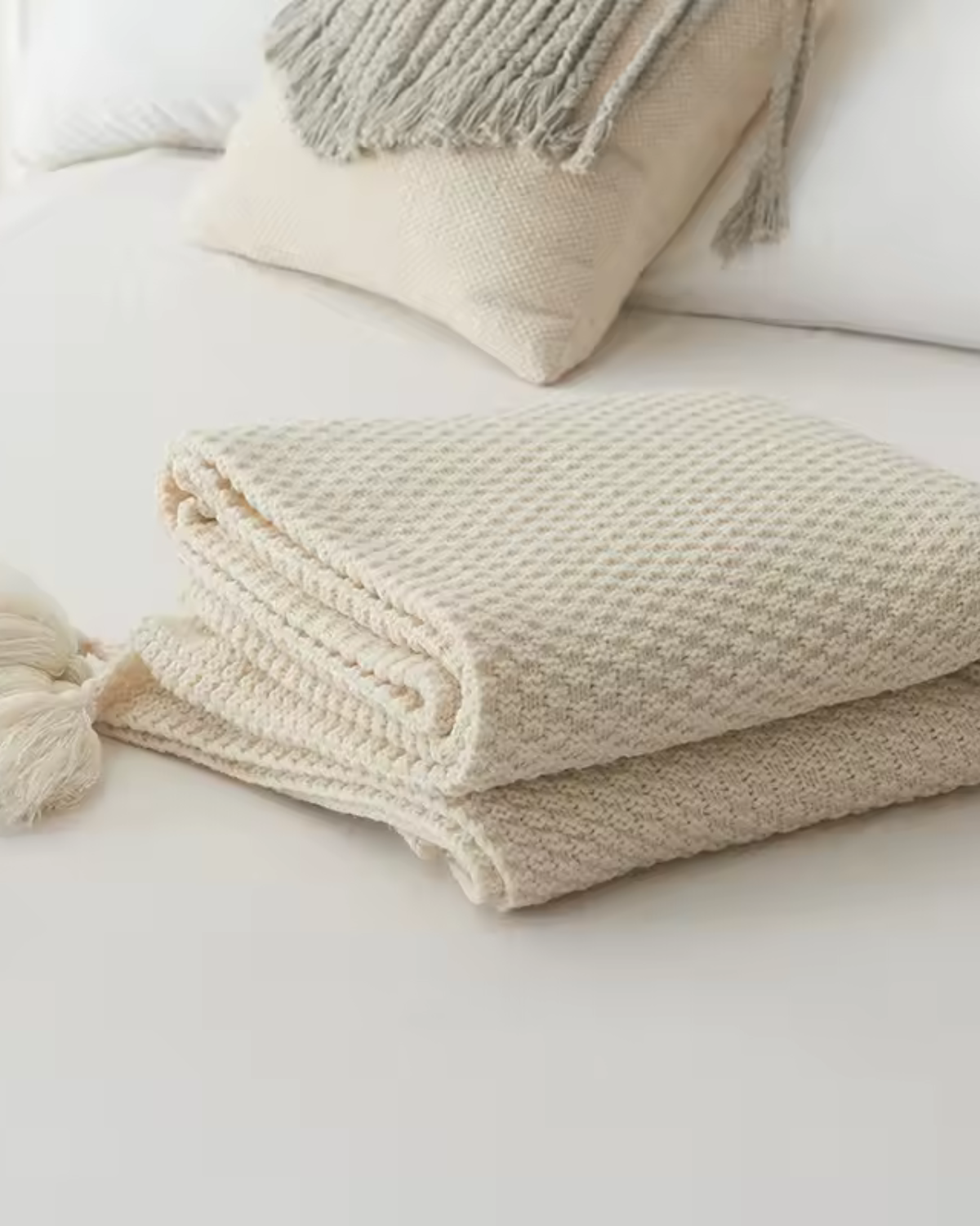 Rêve Maison – Luxuriöse Strickdecke mit subtilen Fransen Details