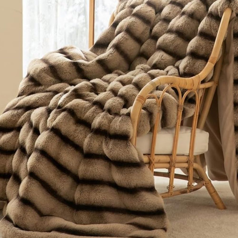 Raffiniertes Faux Kaninchenfell-Decke