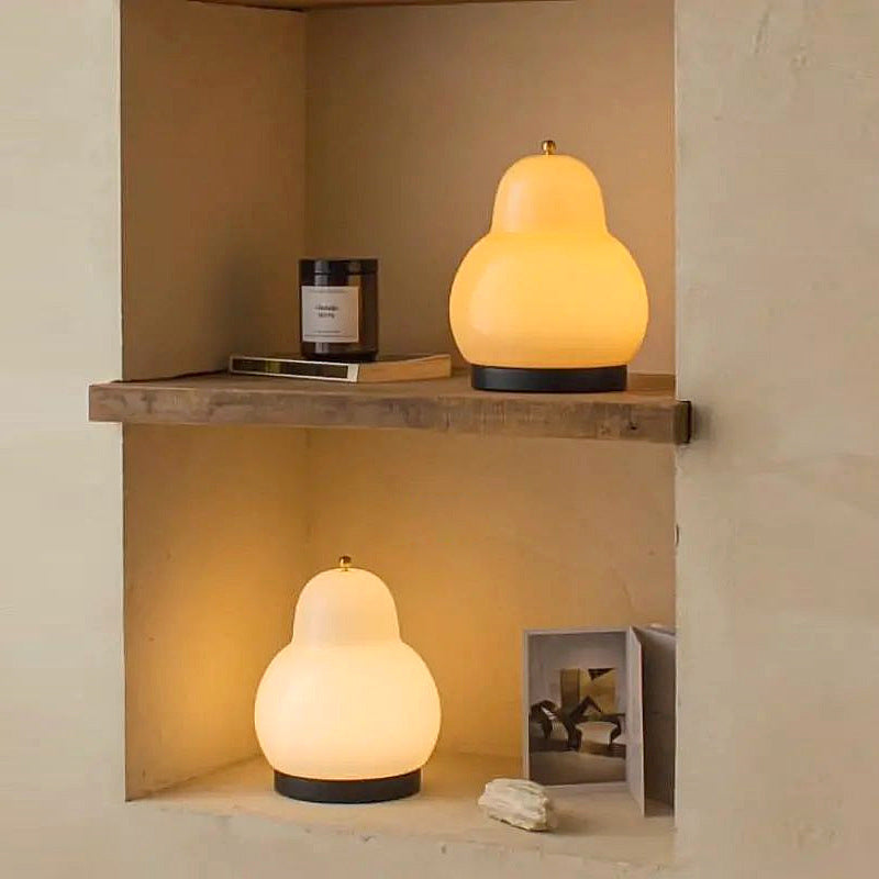 Garduru - Minimalistische LED-Tischlampe mit Touch-Funktion und USB-Aufladung