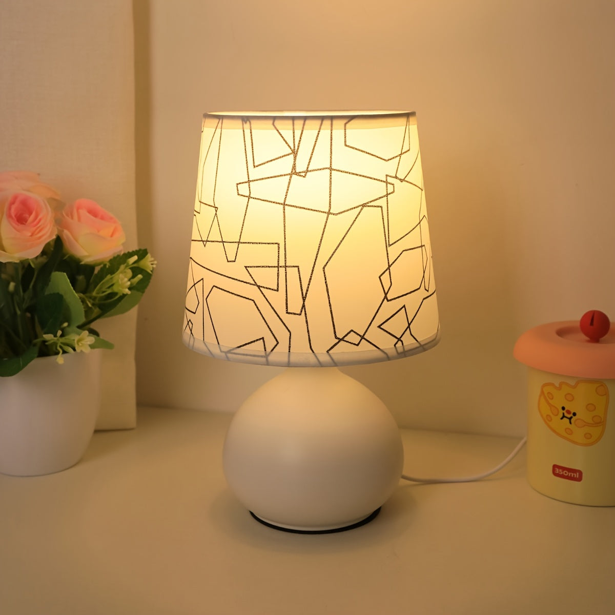 Geometrische Stil Tischlampe - Modern und Stimmungsvoll