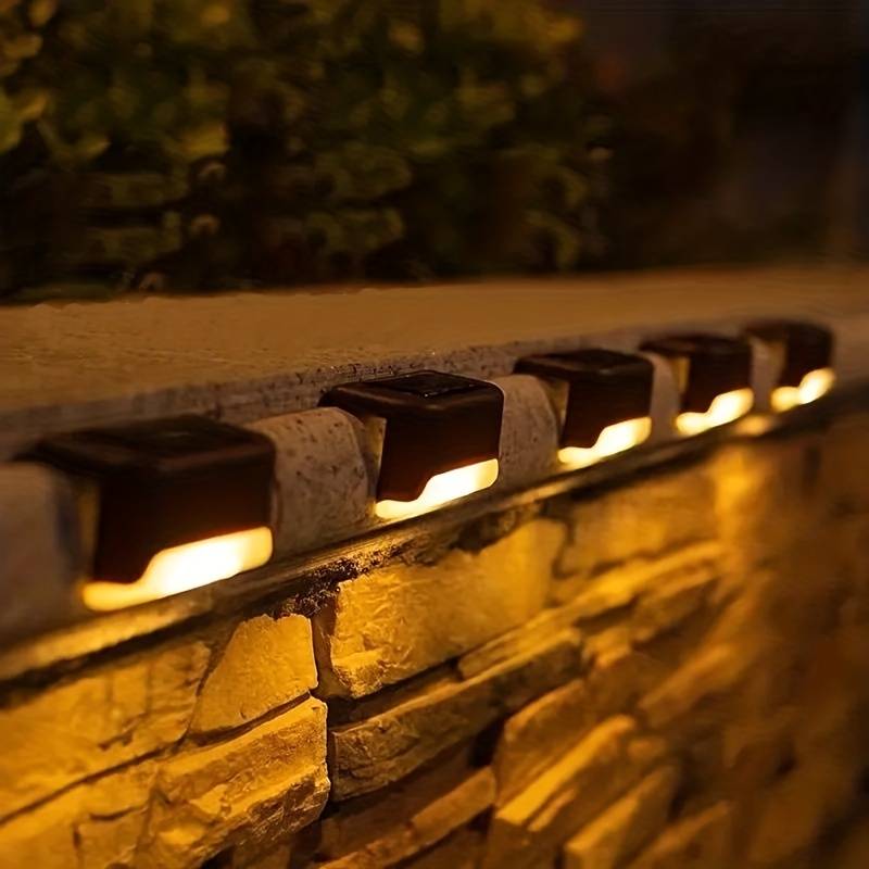 Solarbetriebene LED-Wandleuchte für den Garten