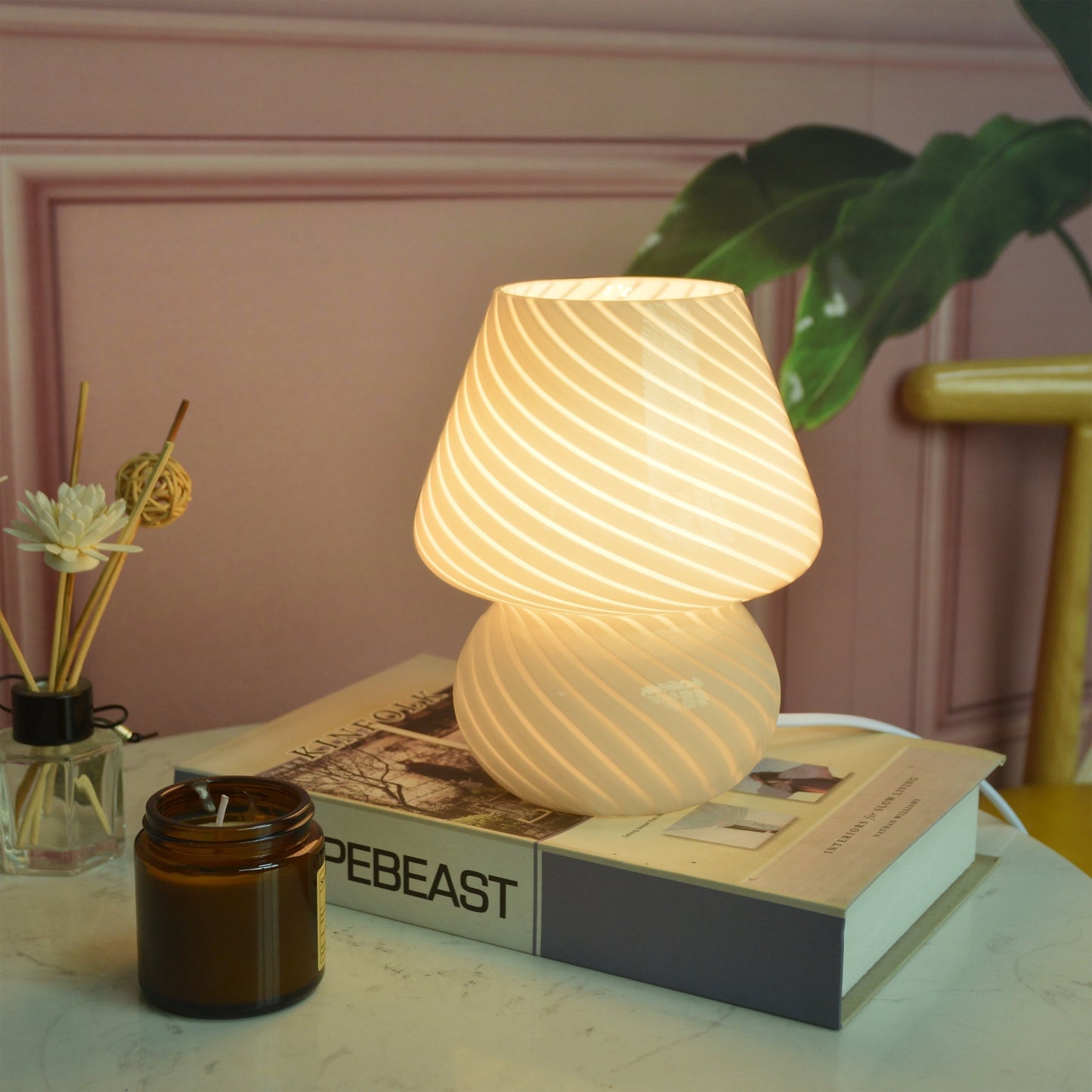 Gestreifte Tischlampe - Stimmungsvolles und Zeitloses Design