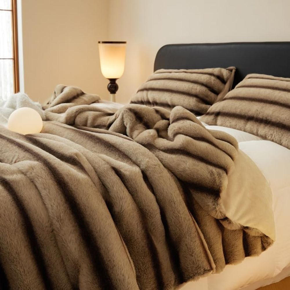 Raffiniertes Faux Kaninchenfell-Decke