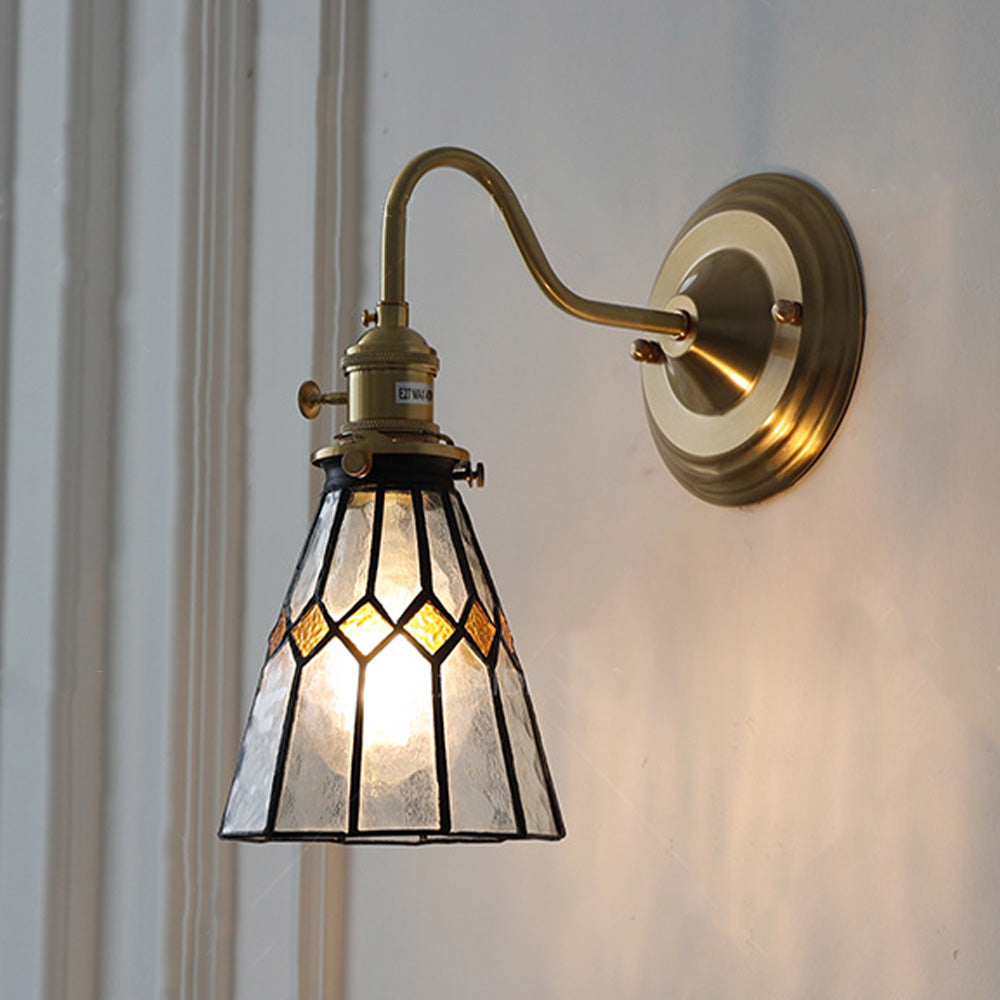 Wandleuchte mit vintage Glas-Schirm