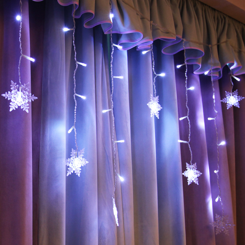 LED Lichterkette mit Schneeflocken – Bunte Deko-Lichter für Weihnachten und Festdekoration