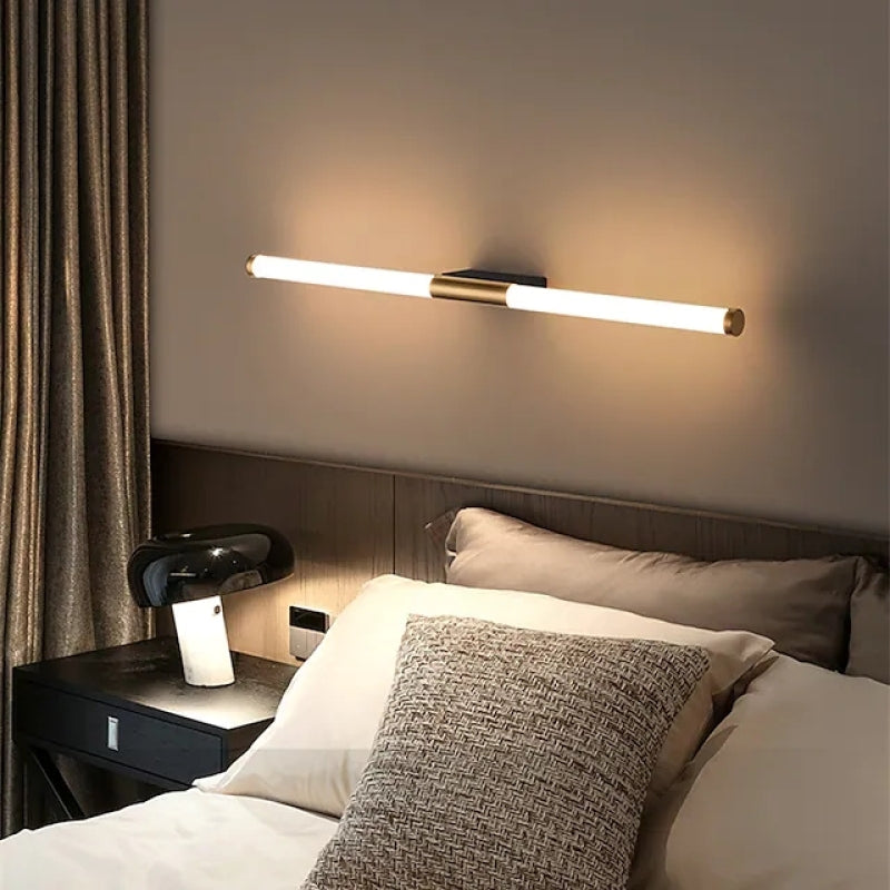 Leigh Einfache moderne lineare LED-Wandleuchte aus weißgoldenem Schlafzimmermetall