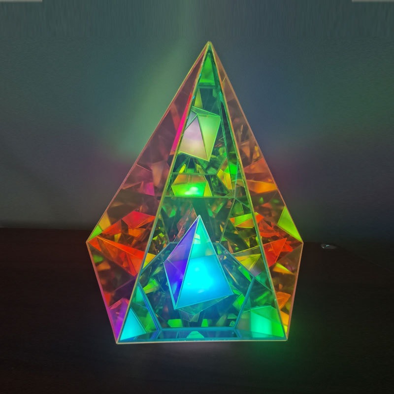 AuroraGlow Pyramid Lampe - Bunte LED Stimmungslicht