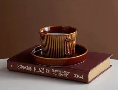 Kleen Kaffeetassen-Set – Vintage Design mit Untertassen – Mikrowellen- & Spülmaschinenfest