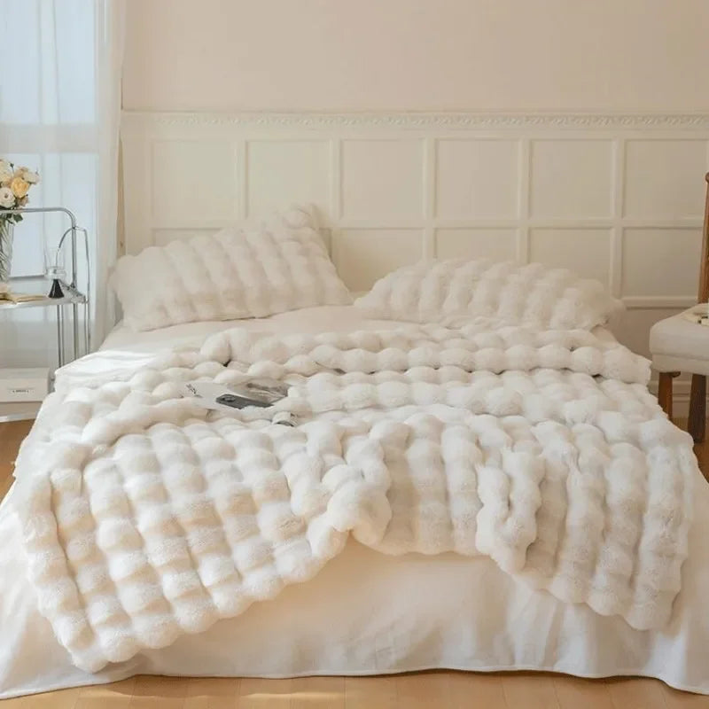 Garduru – Kuschelige Kunstpelz Winterdecke für gemütliche Winterabende