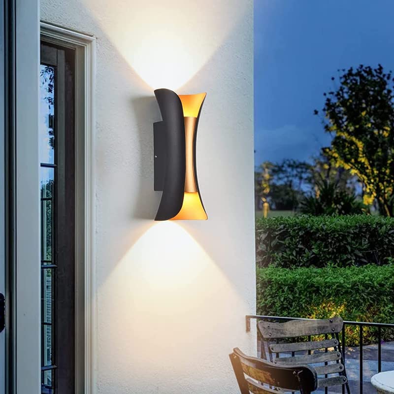 Moderne wasserdichte Wandlampe für den Außenbereich | AquaGlow