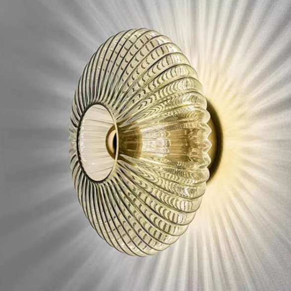 Garduru – Elegante Glaswandlampe für eine warme, einladende Atmosphäre