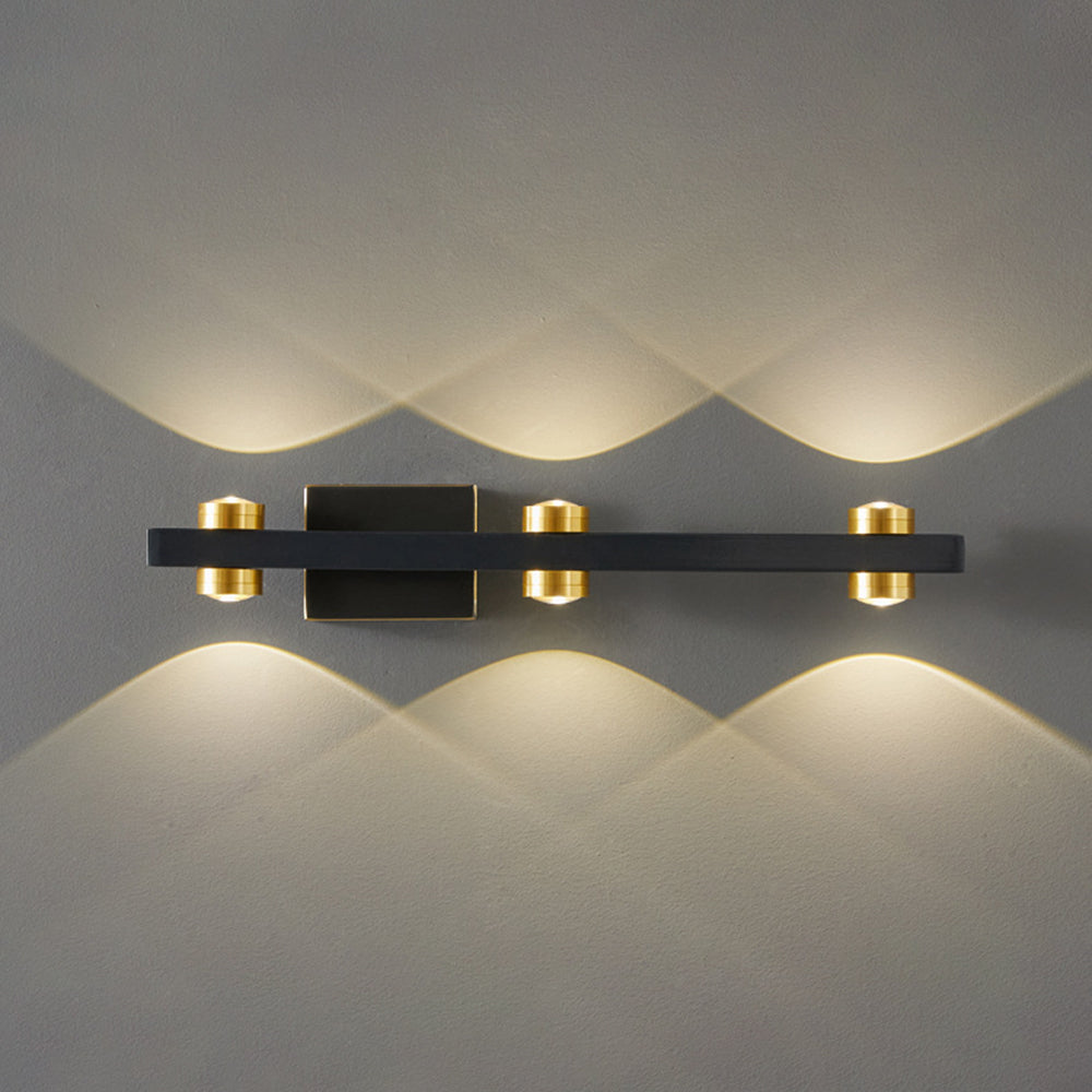 Freja - Moderne LED-Wandleuchte, Schwarz/Gold, Badezimmer, Metall