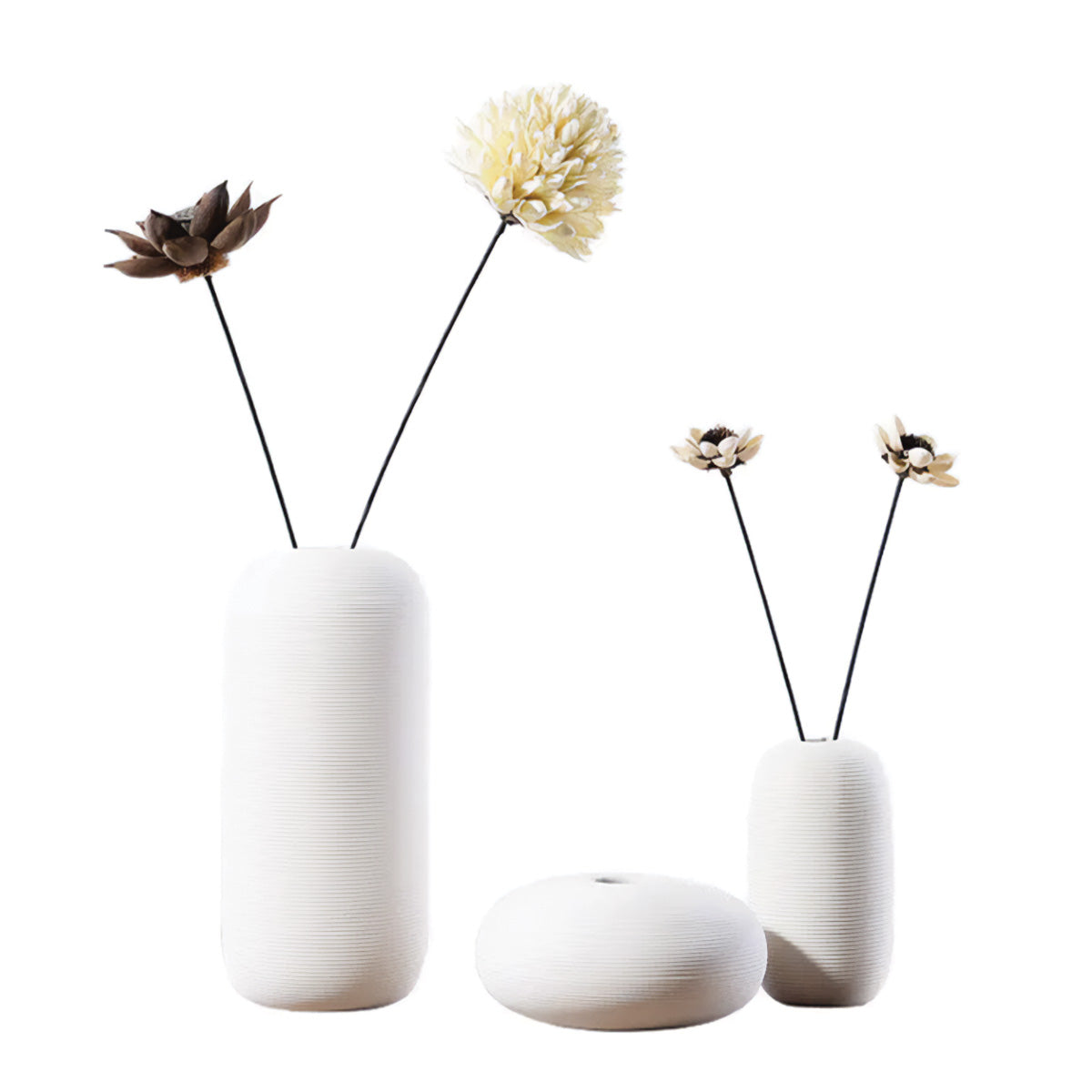 Handgefertigte Keramikvase Blanche, eleganter weißer Dekor mit Ring-Skulptur