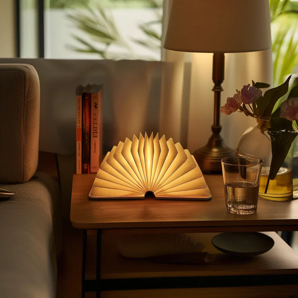 Lampe Buch Verzaubert - LED Lampe in Form eines Offenen Buches mit Touchsteuerung