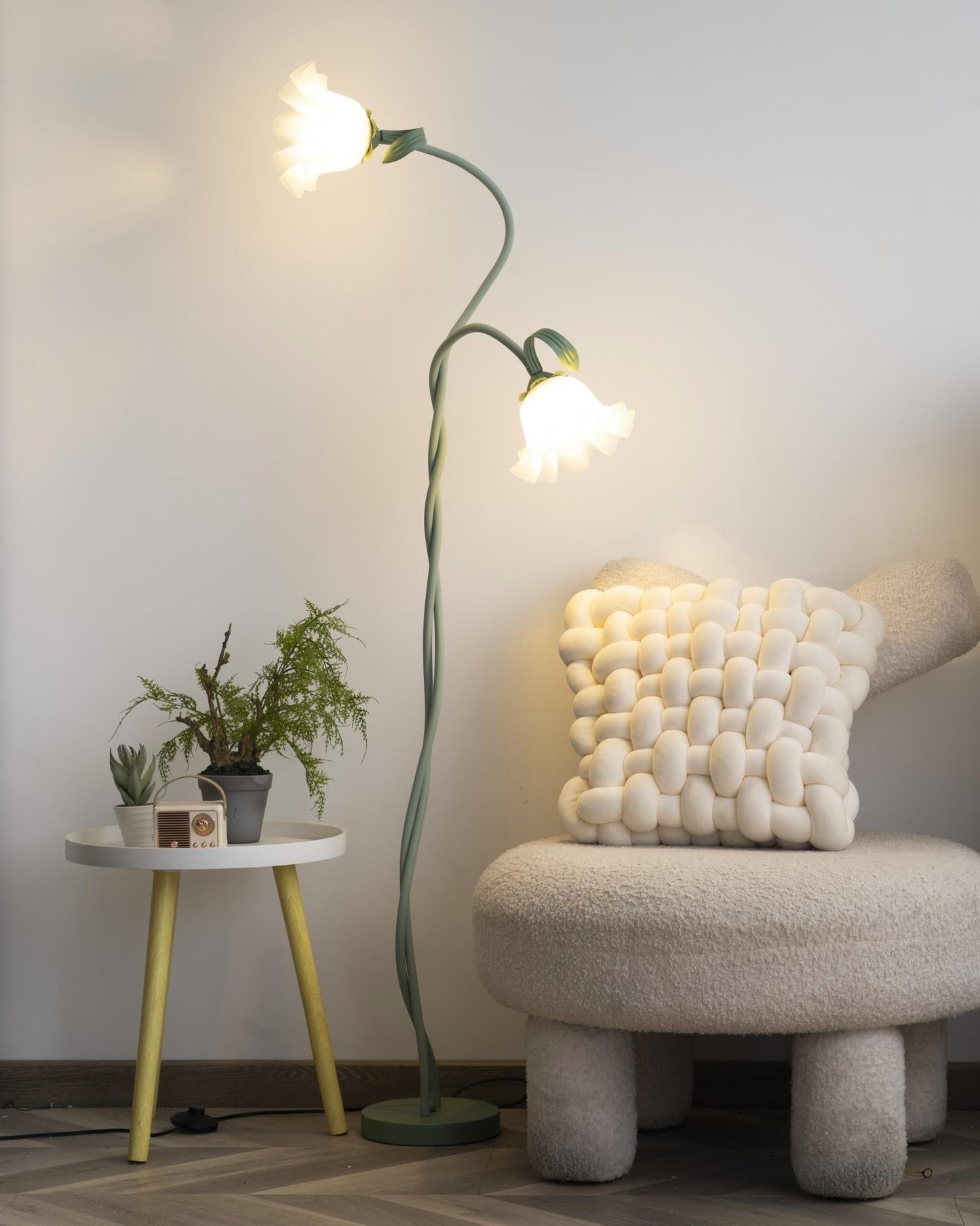 Stehlampe Calla Flowers – Elegante Beleuchtung mit weißen Blumen und raffiniertem Design
